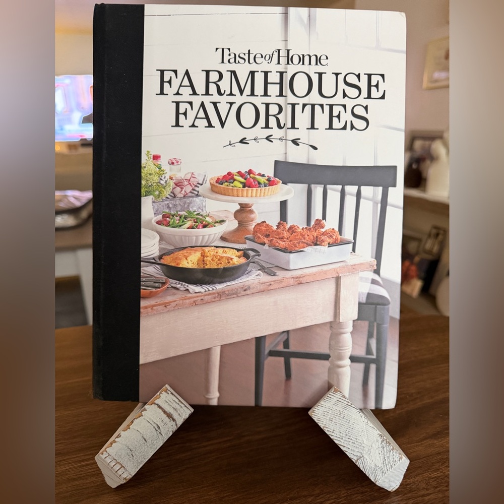 Taste of Home Farmhouse Favorites cookbook & book stand